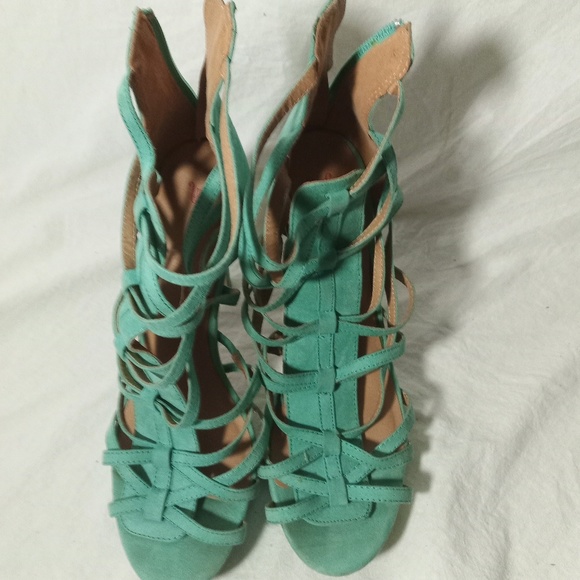 BUNDLE DEAL SIZE 9 SET OF 2 HIGH HEELS - Picture 4 of 8